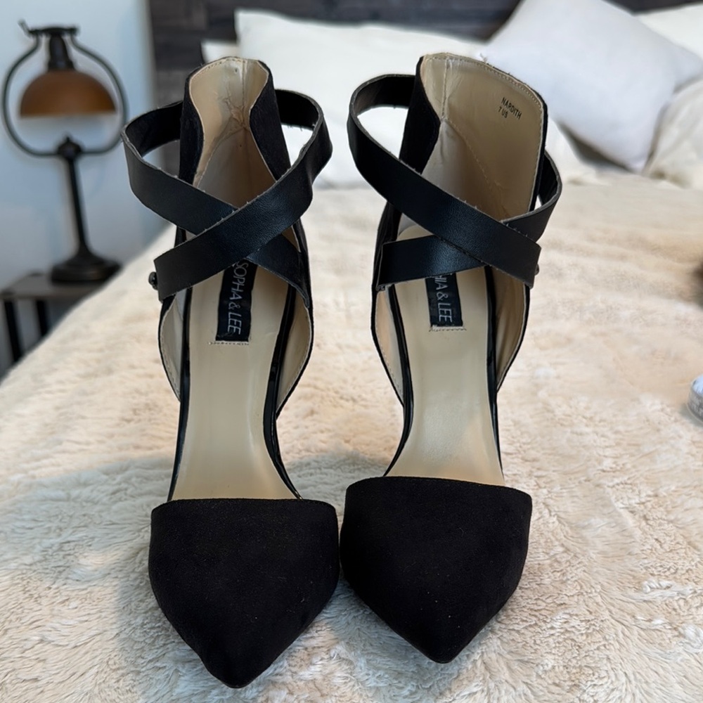 Sophia & Lee Black Pointed-Toe Heels with Ankle Strap